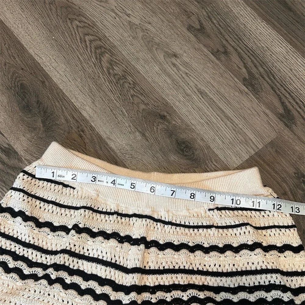 ASOS DESIGN Shorts Womens XS Beige Black Striped Beach Cover-Up Pull-On - Picture 6 of 6
